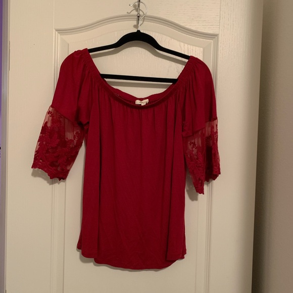paper tee Tops - Red 3/4 sleeve with lace detail